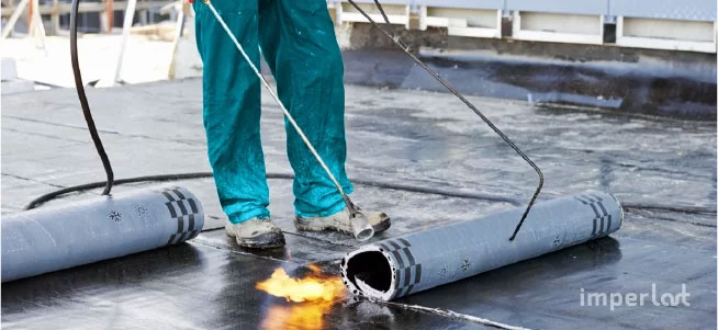 Manta asfáltica Impermeabilizante x Borracha Líquida x Borracha Híbrida